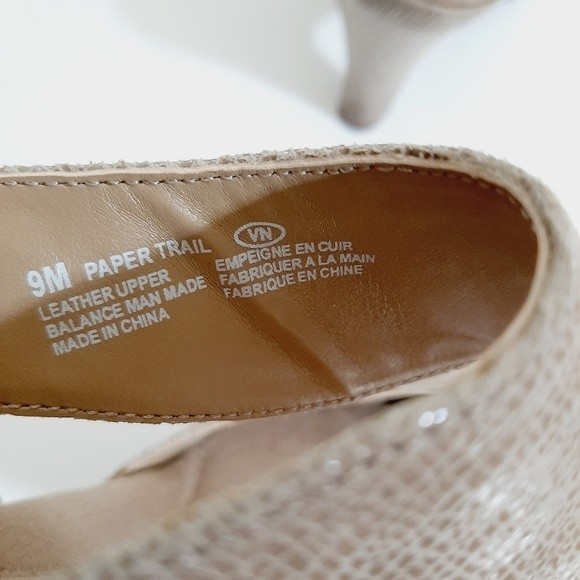 AEROSOLES Paper Trail Comfort Heel Rest Leather Slingback Cream Sz 9 - Picture 9 of 11